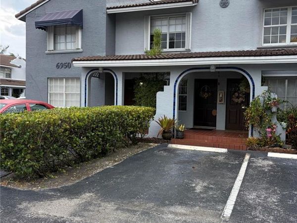 6950 NW 173rd Dr , Unit 2202, Hialeah, FL 33015
