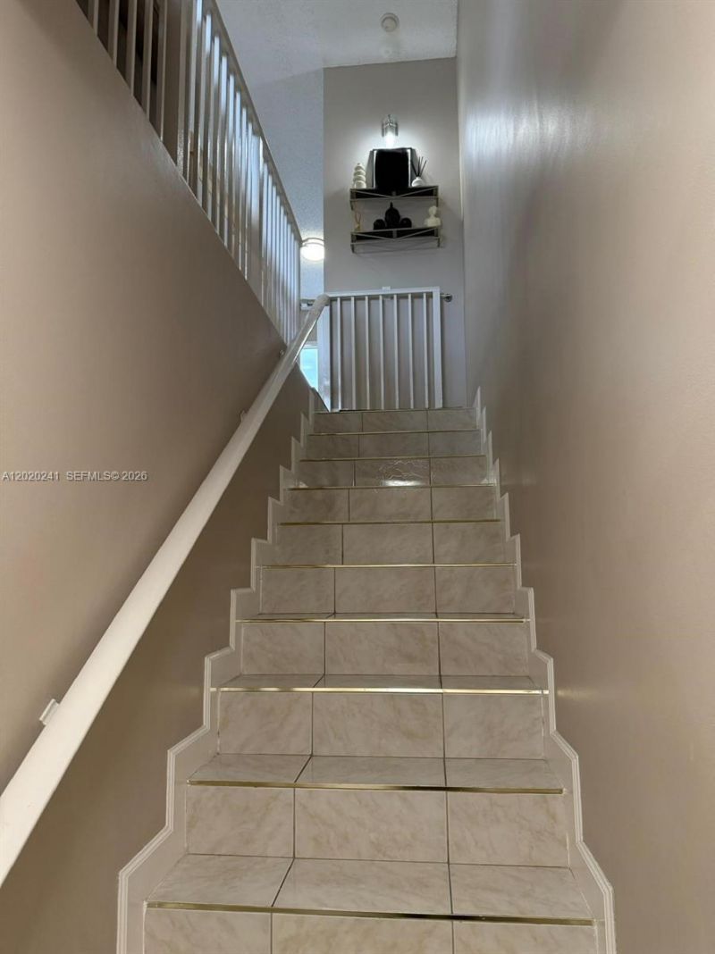 6950 NW 173rd Dr, Unit 2202, Hialeah, FL 33015 Photo