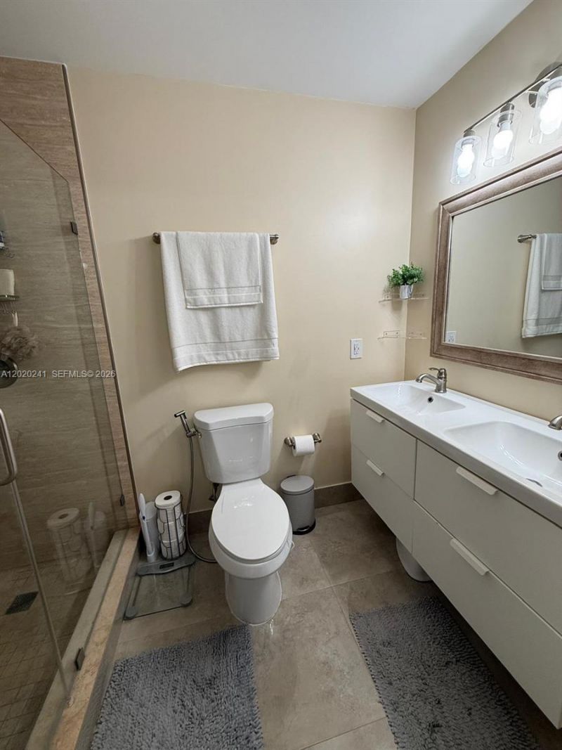 6950 NW 173rd Dr, Unit 2202, Hialeah, FL 33015 Photo