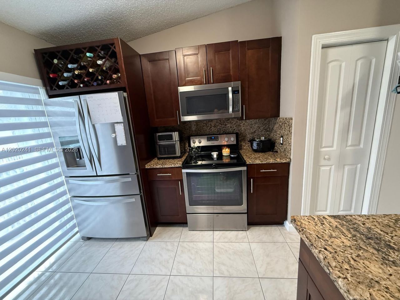 6950 NW 173rd Dr, Unit 2202, Hialeah, FL 33015 Photo