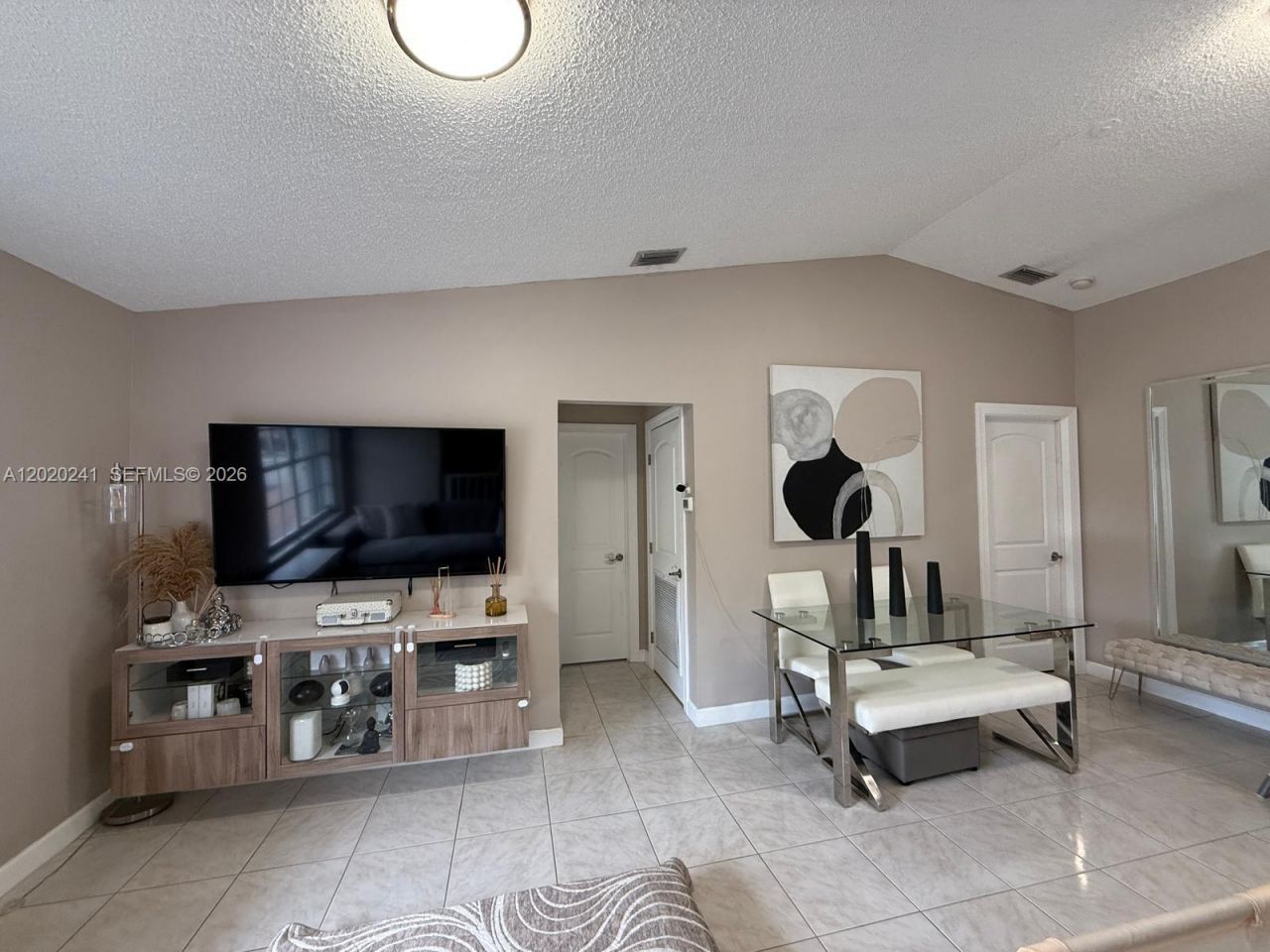 6950 NW 173rd Dr, Unit 2202, Hialeah, FL 33015 Photo