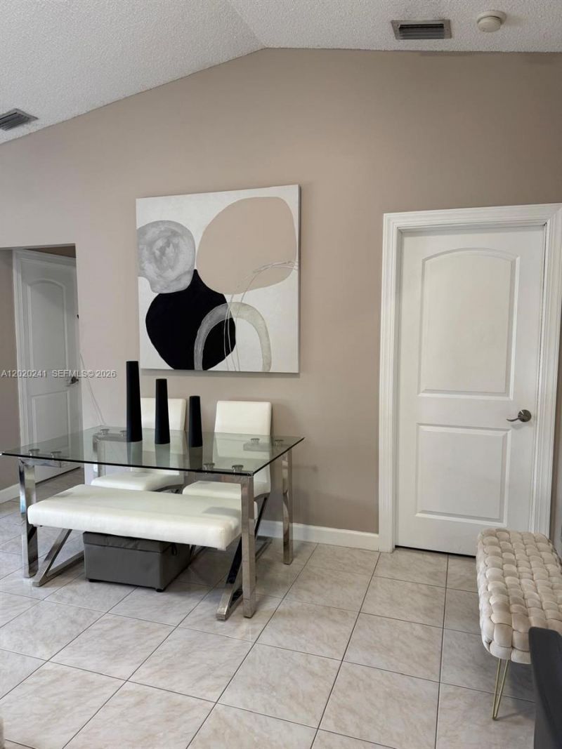 6950 NW 173rd Dr, Unit 2202, Hialeah, FL 33015 Photo