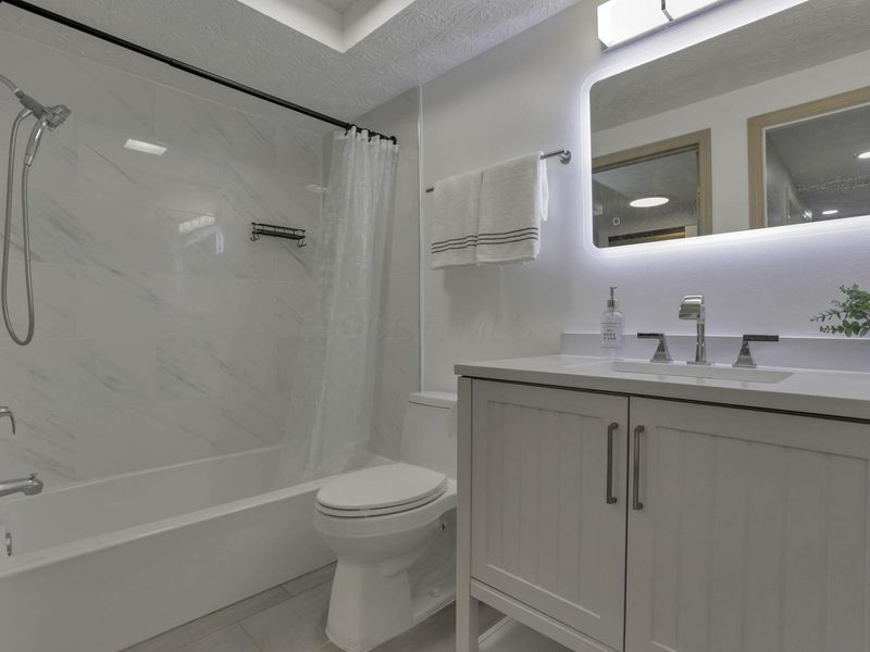 1681 Saint James Court, Unit 25-81, Columbus, OH 43220 Photo 28