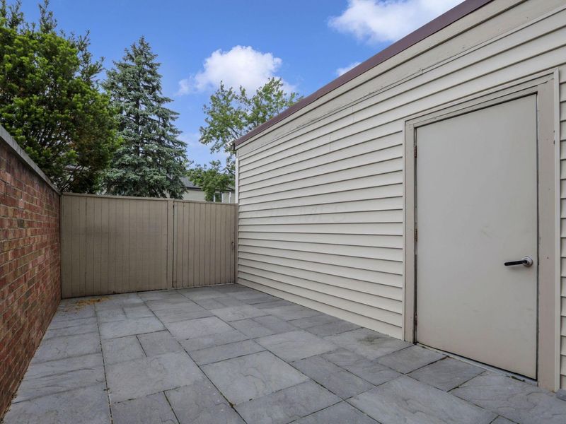 1681 Saint James Court, Unit 25-81, Columbus, OH 43220 Photo 44