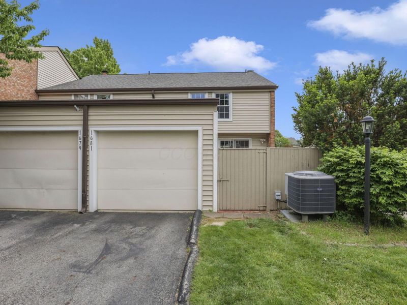 1681 Saint James Court, Unit 25-81, Columbus, OH 43220 Photo 48