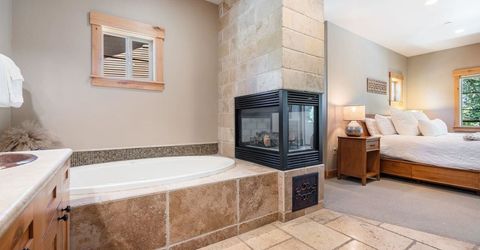 10183 Palisades Drive, Truckee, CA 96161 Photo
