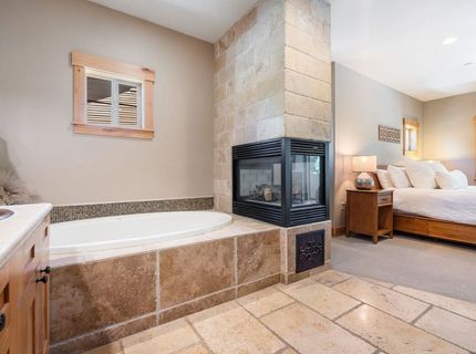 10183 Palisades Drive, Truckee, CA 96161 Photo