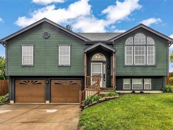 1402 Willow Drive, Greenwood, MO 64034