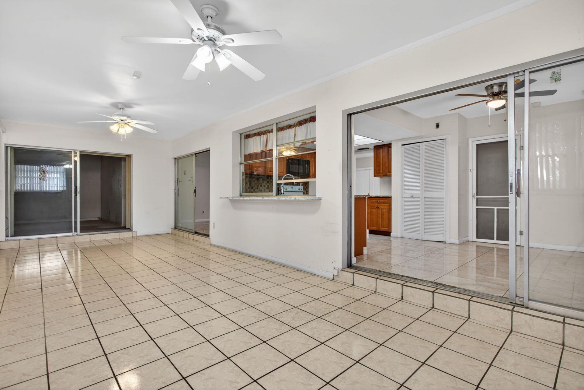 2540 NW 34th Terrace, Lauderdale Lakes, FL 33311 Photo
