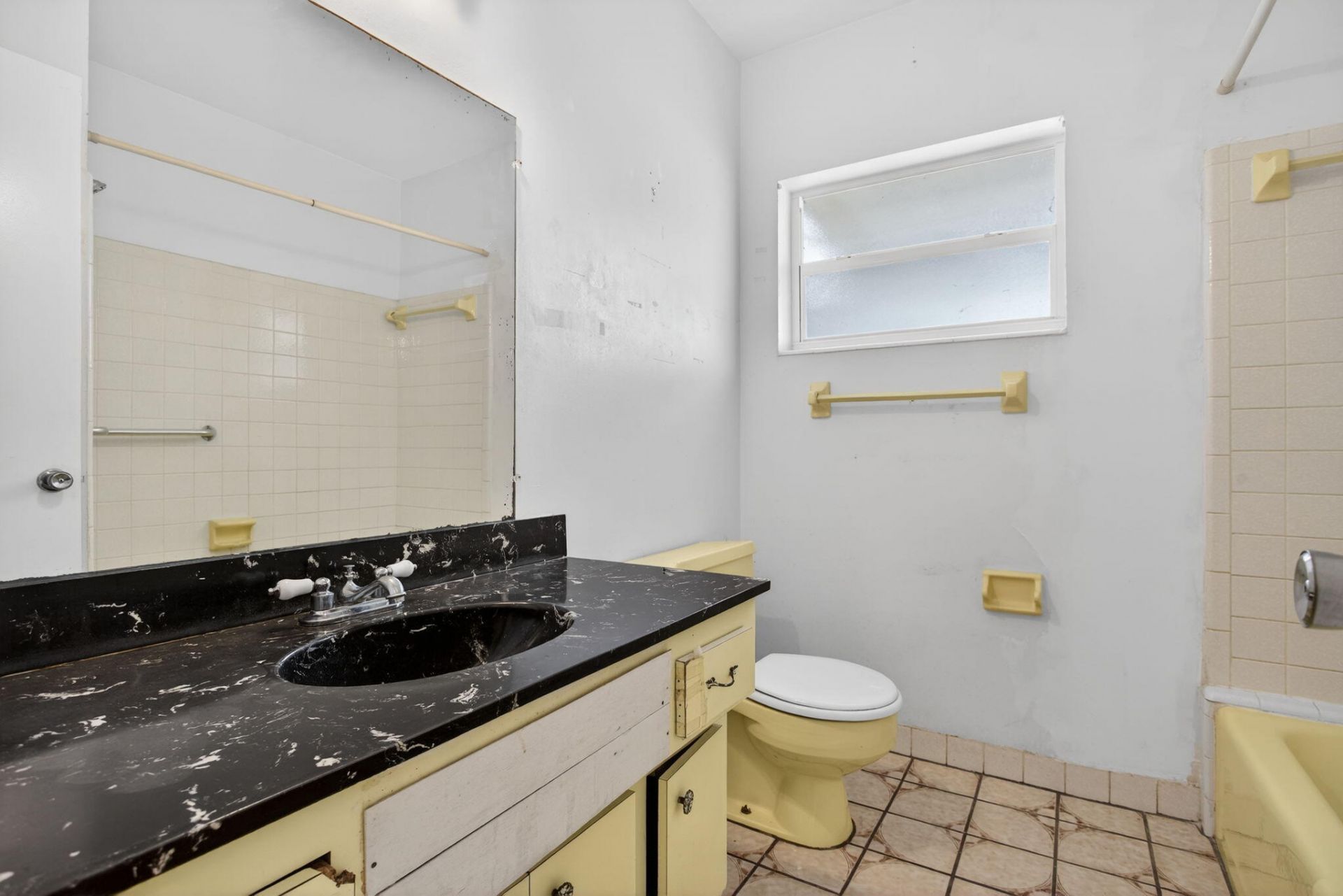 2540 NW 34th Terrace, Lauderdale Lakes, FL 33311 Photo