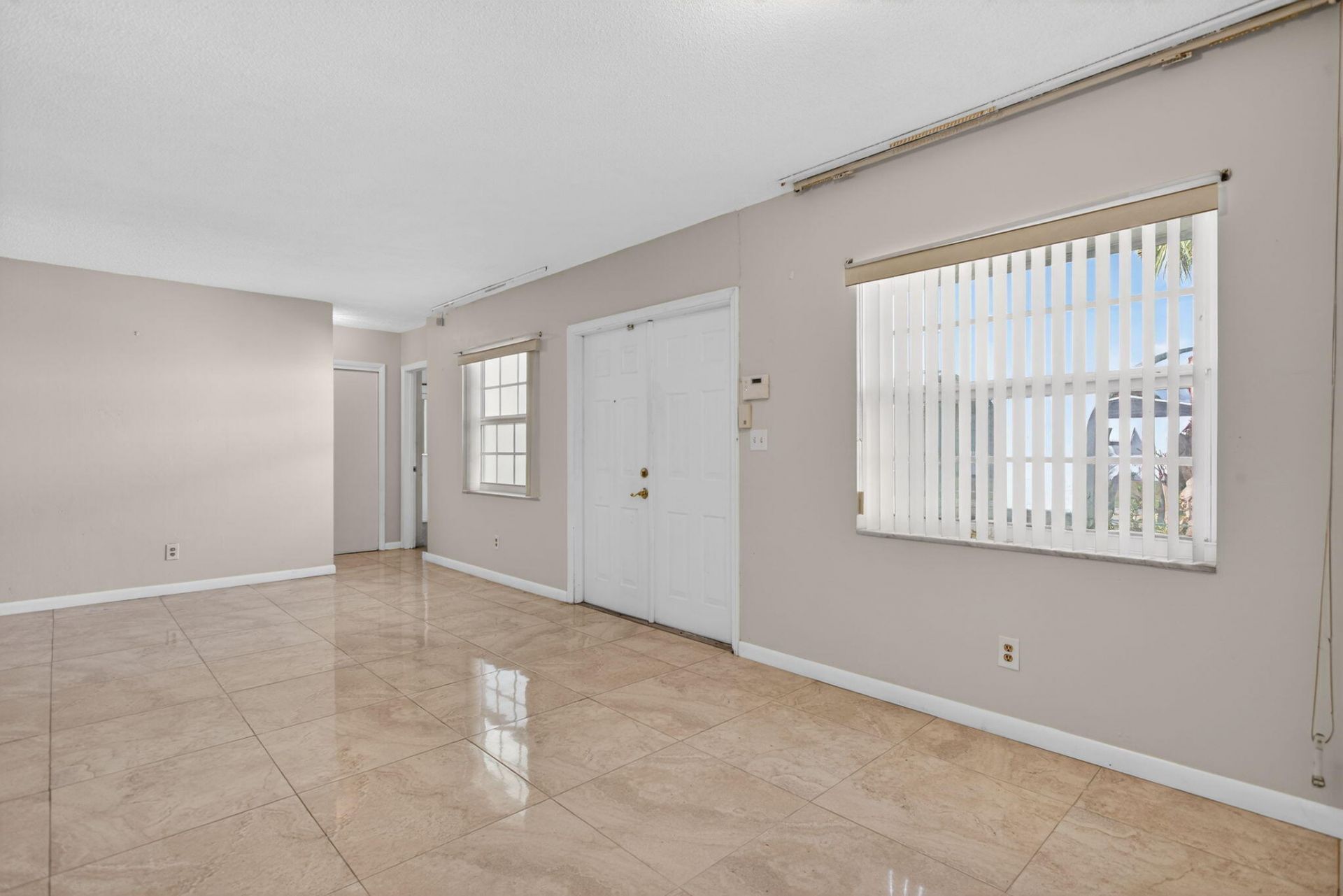 2540 NW 34th Terrace, Lauderdale Lakes, FL 33311 Photo