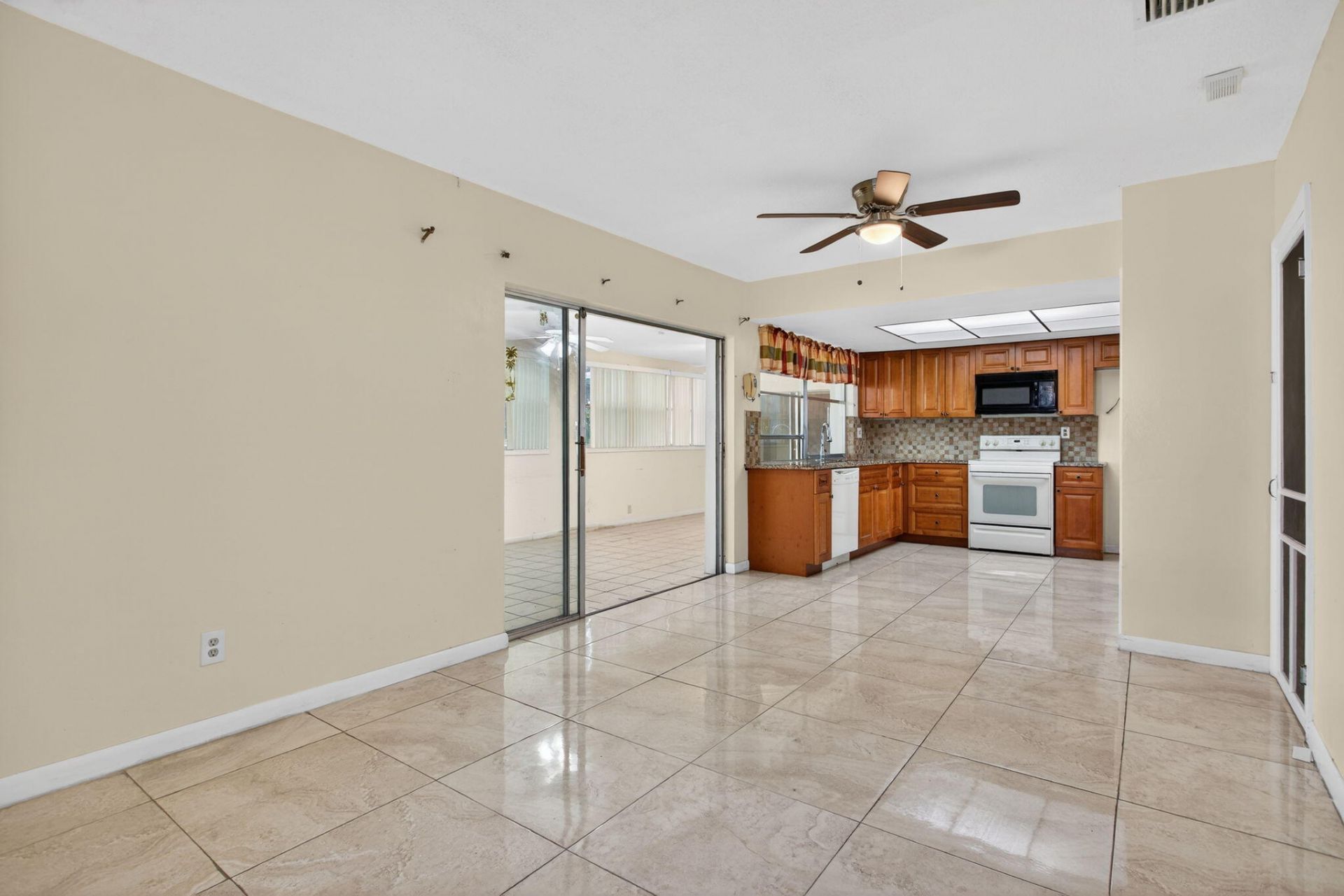 2540 NW 34th Terrace, Lauderdale Lakes, FL 33311 Photo