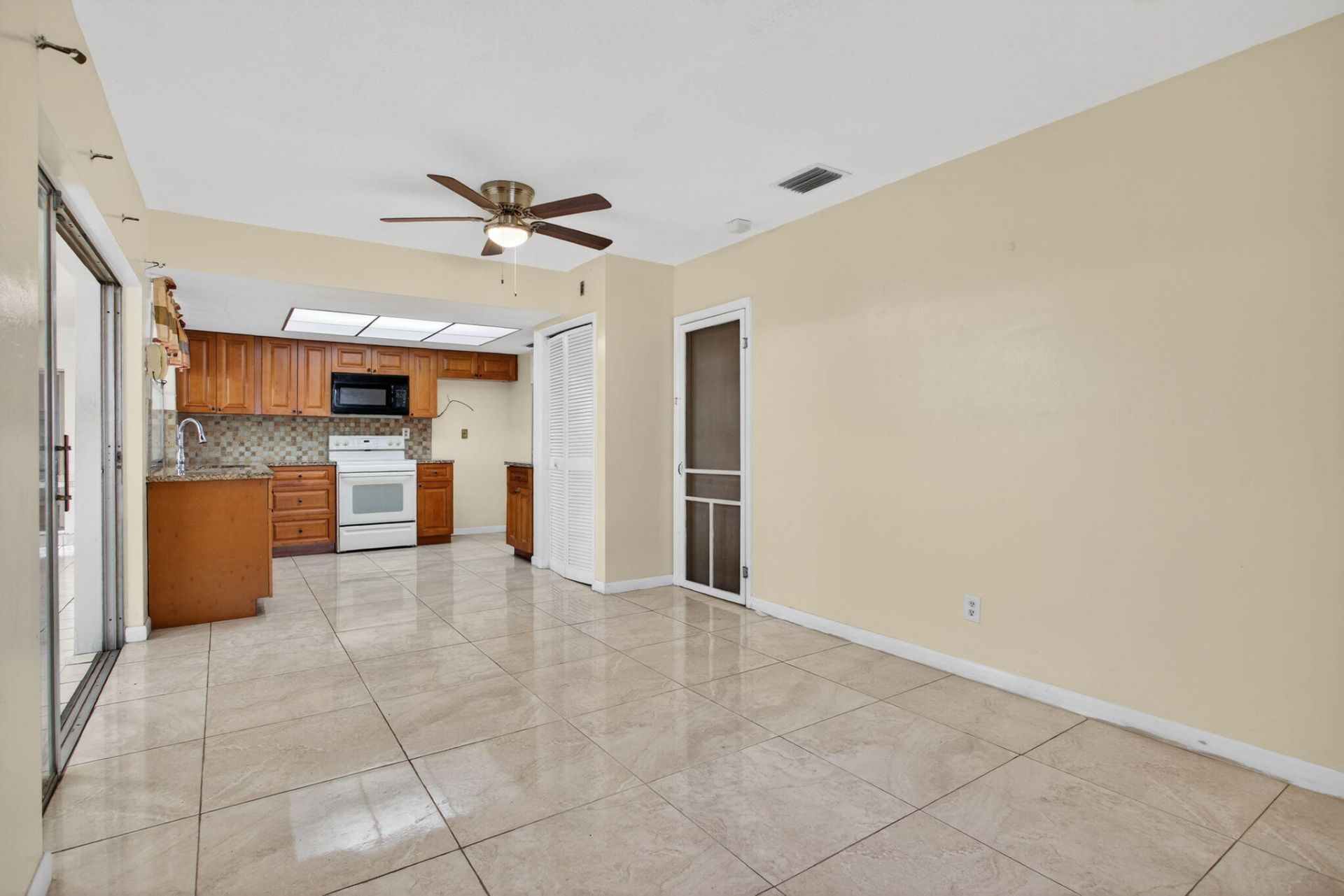 2540 NW 34th Terrace, Lauderdale Lakes, FL 33311 Photo