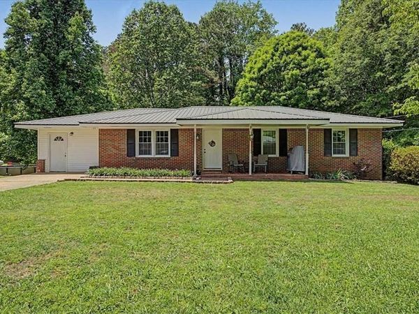 98 James Street , Tallapoosa, GA 30176