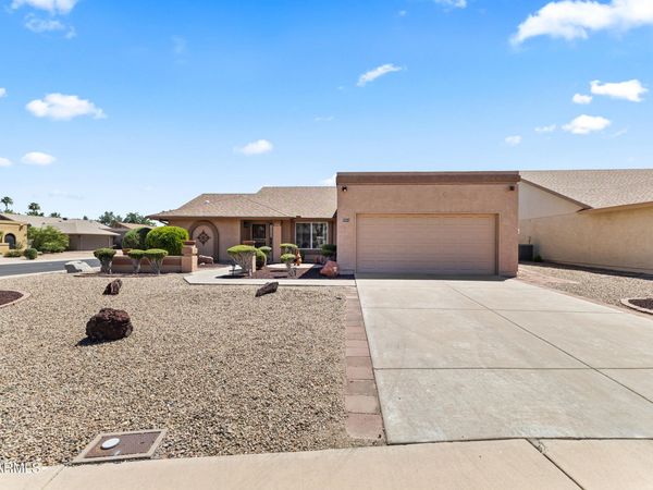 9821 W ORAIBI Drive, Peoria, AZ 85382