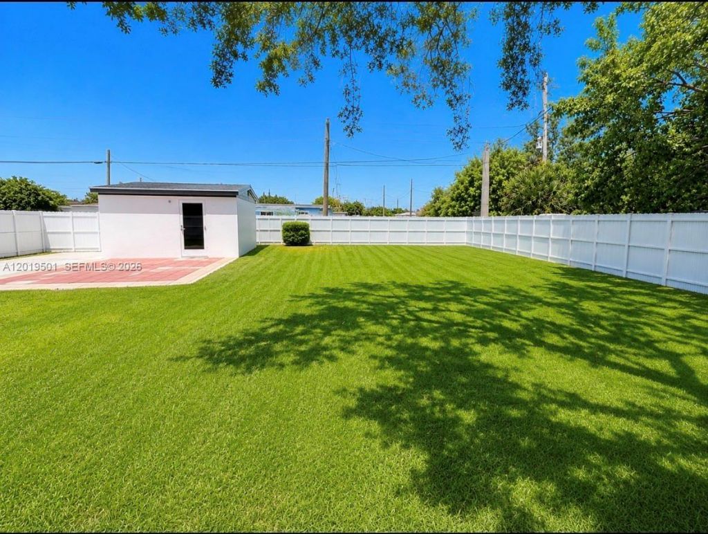 1881 NW 157th St, Miami Gardens, FL 33054 Photo