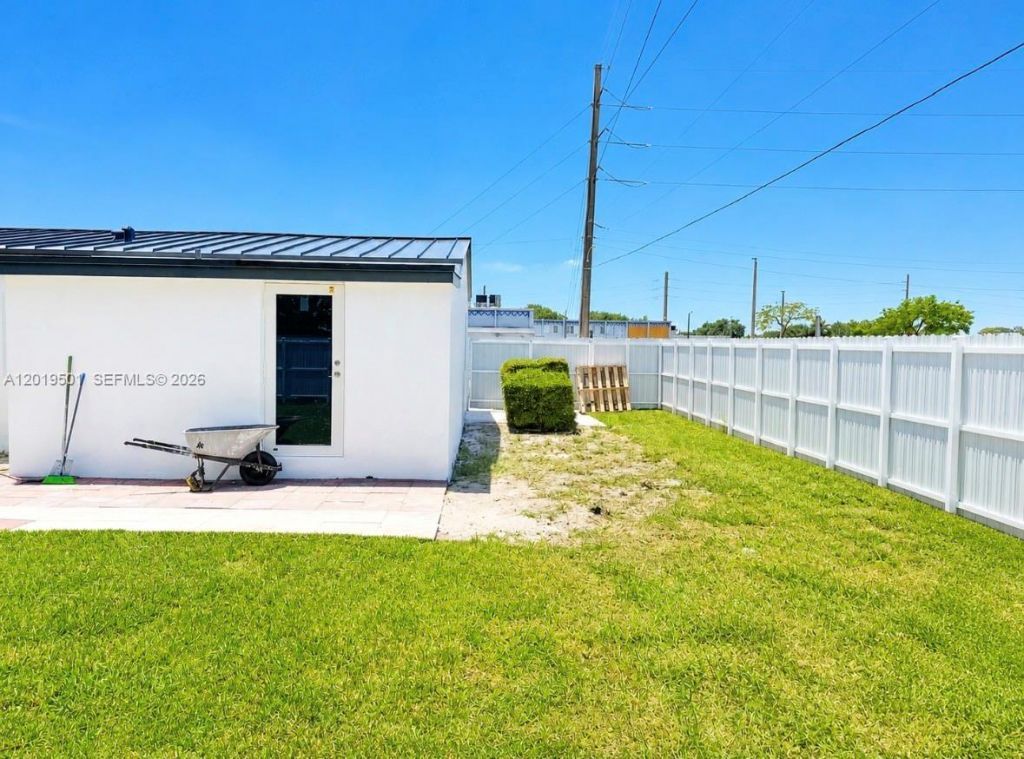 1881 NW 157th St, Miami Gardens, FL 33054 Photo