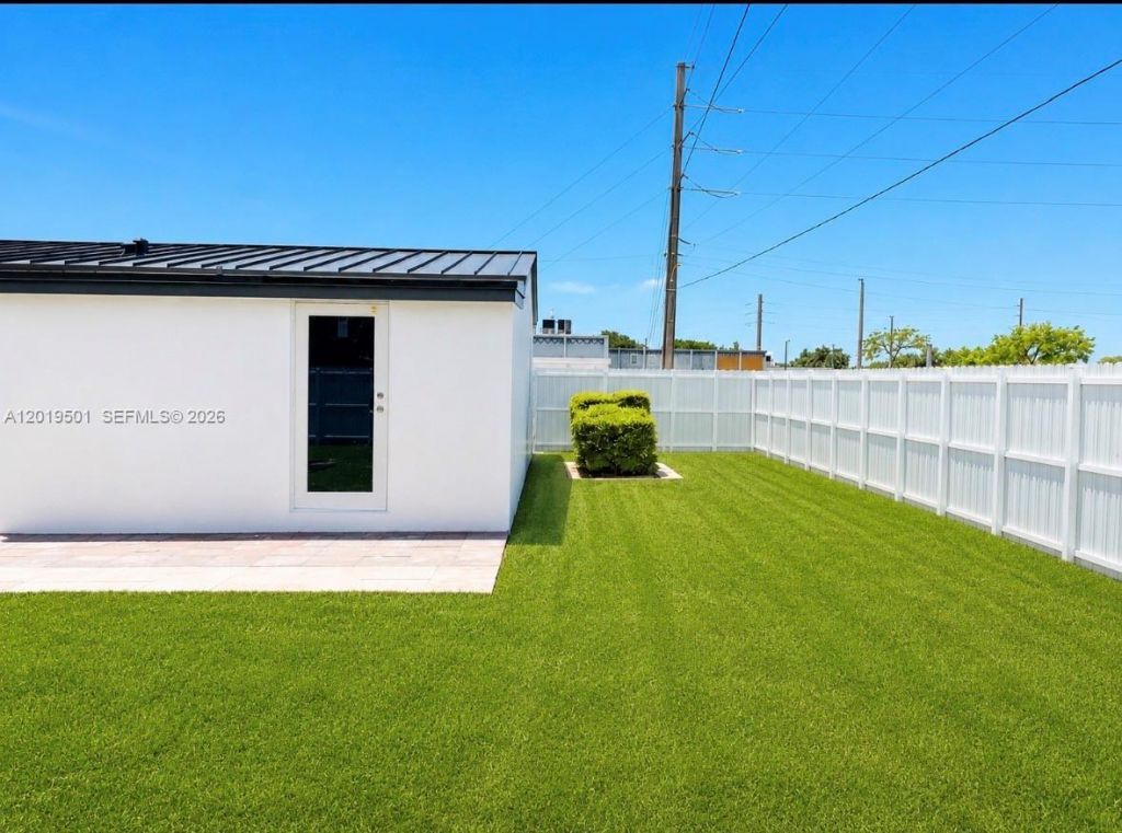 1881 NW 157th St, Miami Gardens, FL 33054 Photo