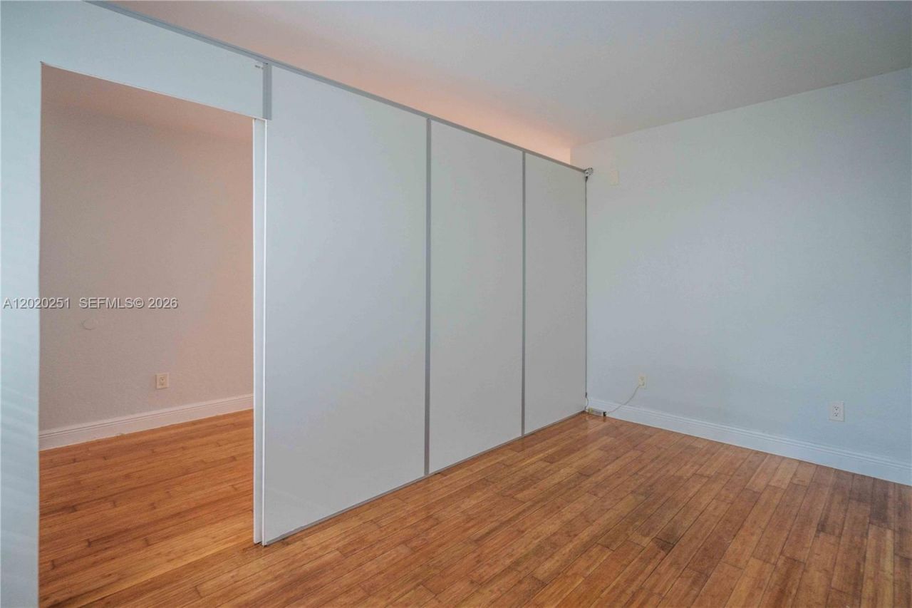 7325 Carlyle Ave , Unit 8, Miami Beach, FL 33141 Photo