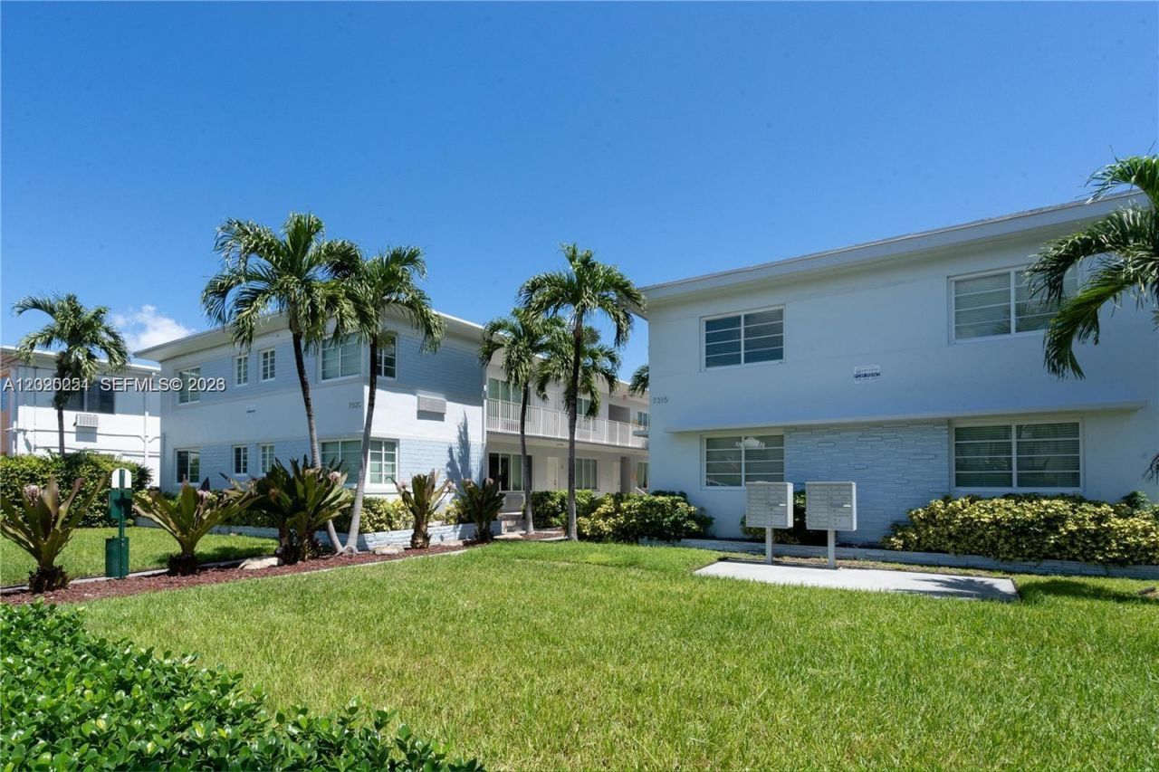 7325 Carlyle Ave , Unit 8, Miami Beach, FL 33141 Photo