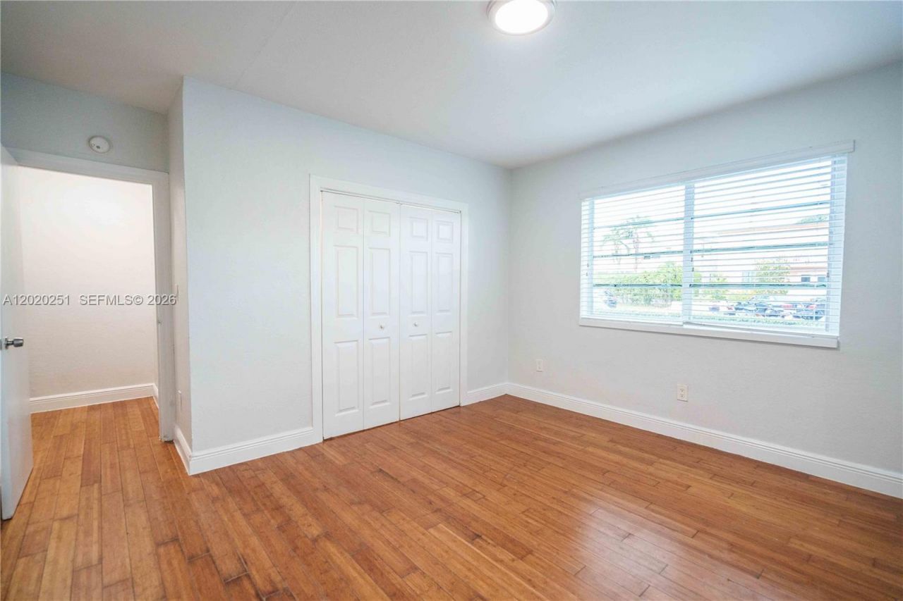 7325 Carlyle Ave , Unit 8, Miami Beach, FL 33141 Photo