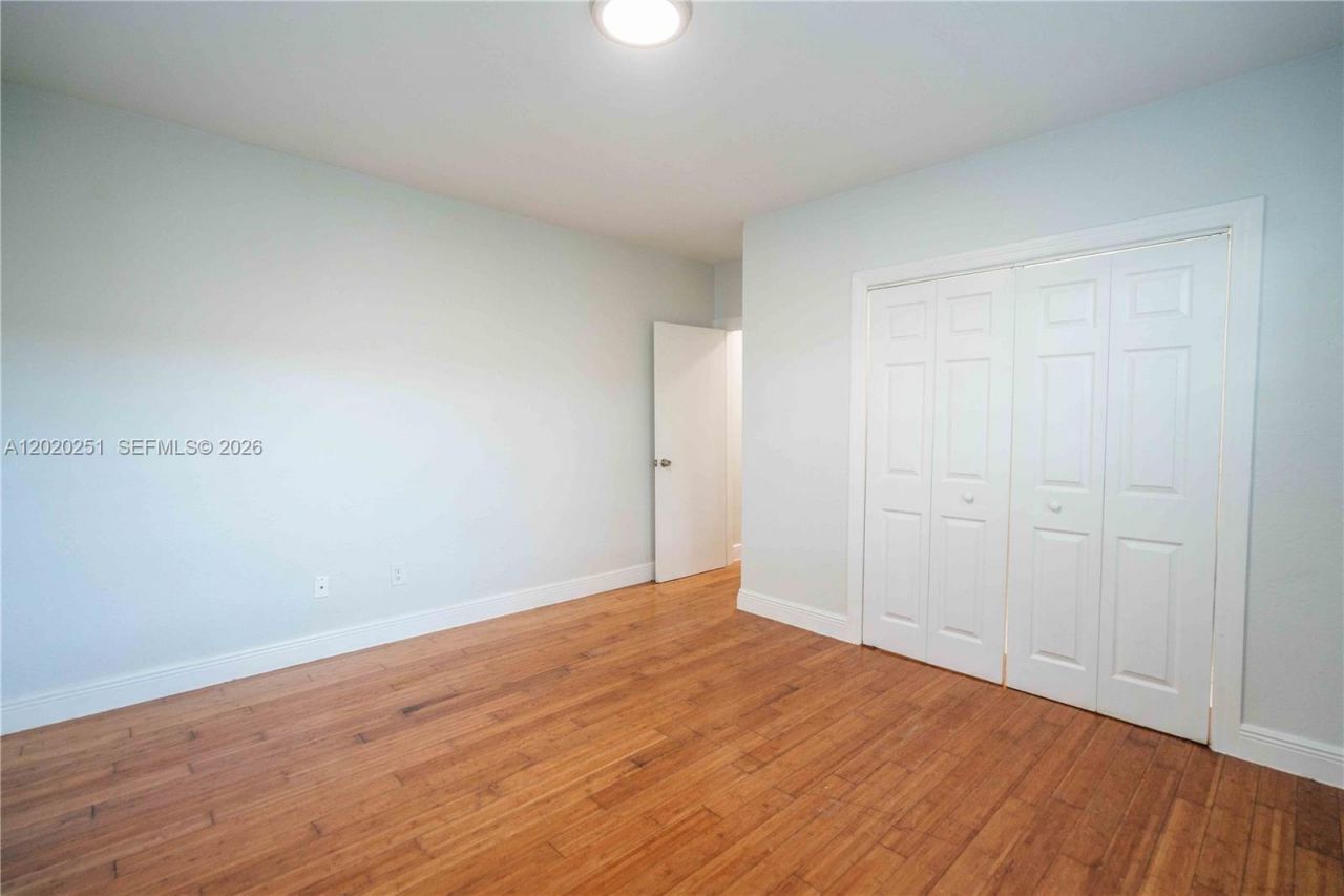 7325 Carlyle Ave , Unit 8, Miami Beach, FL 33141 Photo