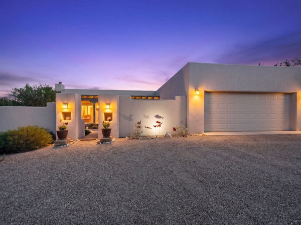 1033 Brisa Circle, Santa Fe, NM 87507