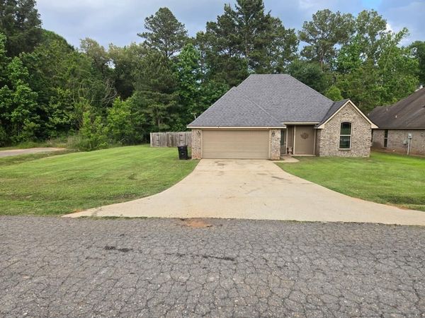 139 Foxchase Drive, Haughton, LA 71037