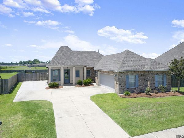 6512 Union Dr, Addis, LA 70710