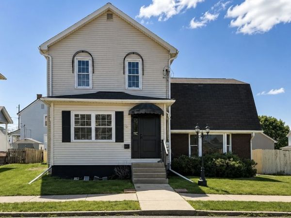 213 College St, Ellwood City, PA 16117