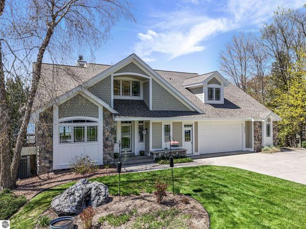 6525 Peninsula Drive, Traverse City, MI 49686