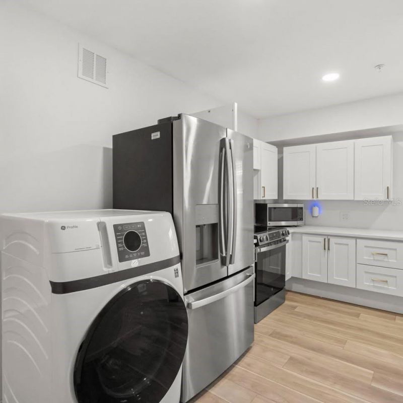 3103 16th Street N, Unit 3103, Saint Petersburg, FL 33704 Photo