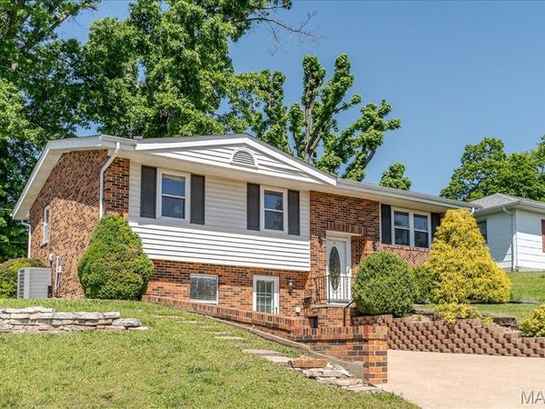 815 Hill Street , Washington, MO 63090