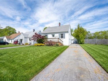 550 Emerson Drive, Buffalo, NY 14226