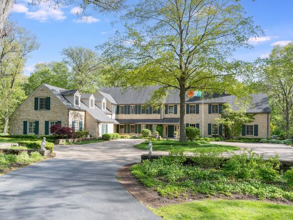 875 Country Club Road , St. Charles, IL 60174