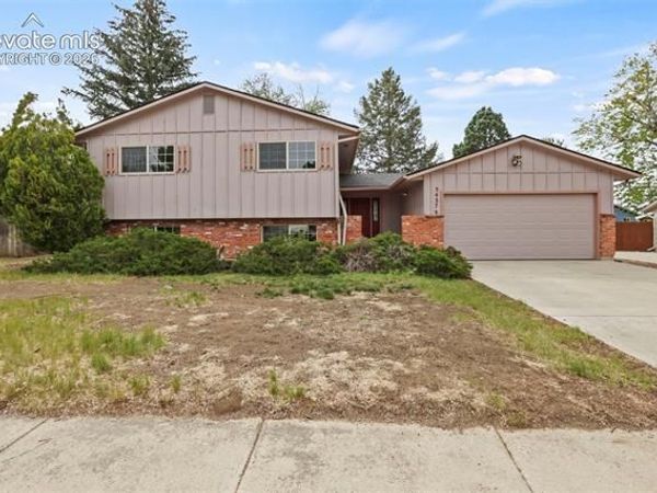 5427 Saddle Horn Avenue, Colorado Springs, CO 80915