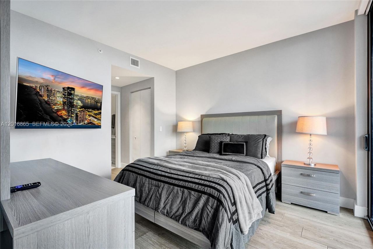 121 NE 34th St, Unit 1406A, Miami, FL 33137 Photo