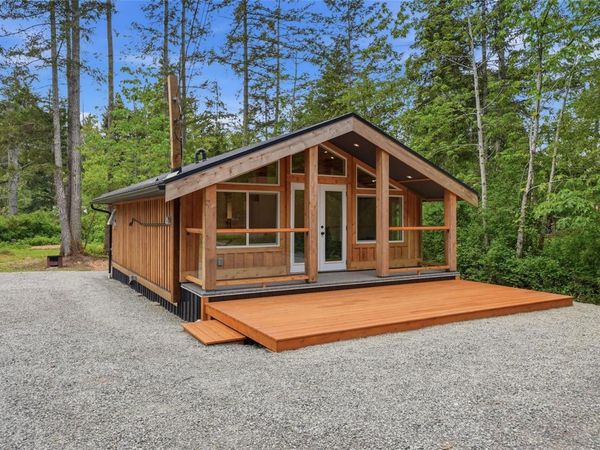 675 Little Blvd , Gabriola Island, BC V0R 1X3