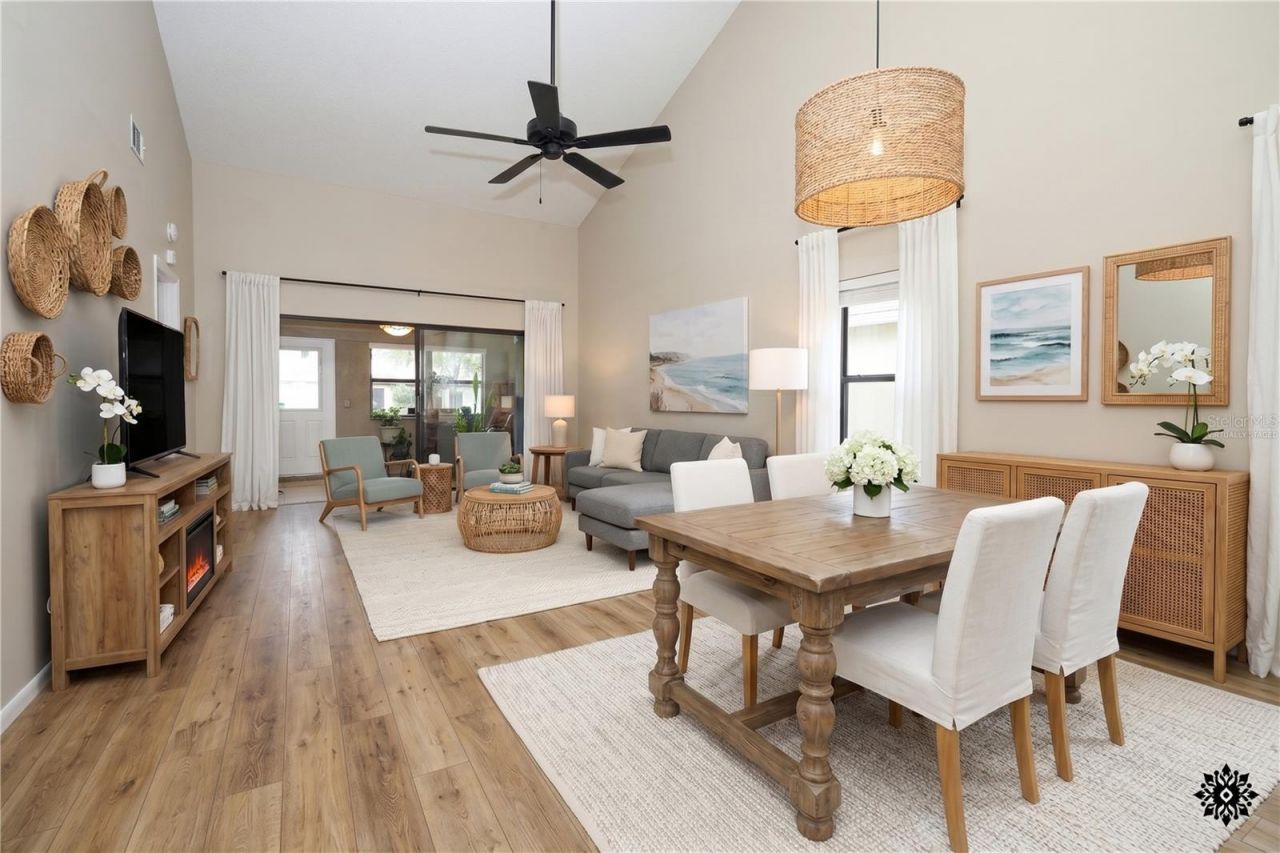 658 Woodridge Drive , Fern Park, FL 32730 Photo