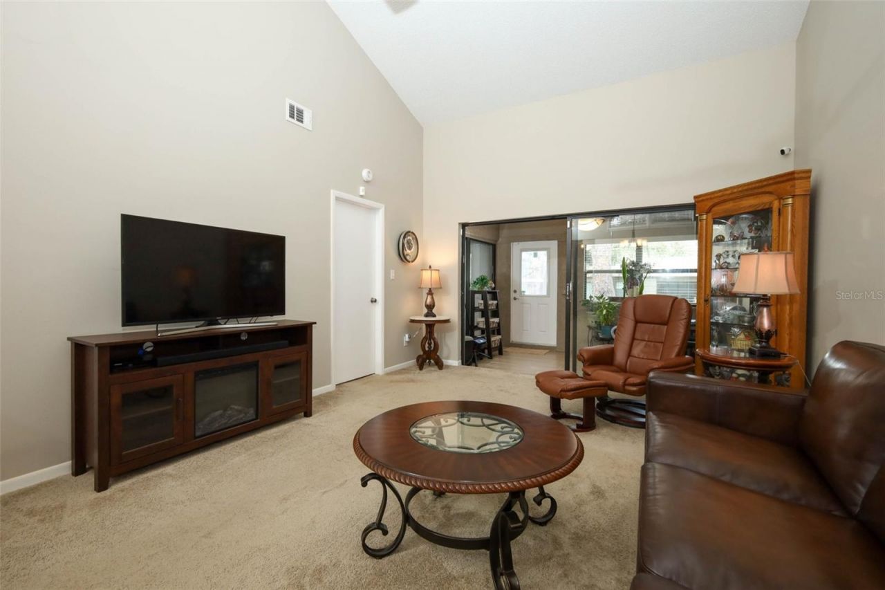 658 Woodridge Drive , Fern Park, FL 32730 Photo