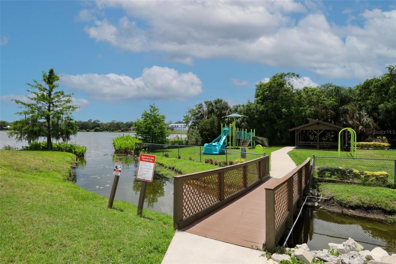 658 Woodridge Drive , Fern Park, FL 32730 Photo