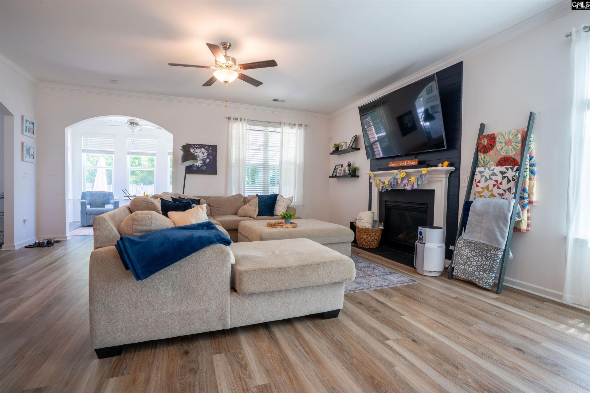 838 Bergenfield Lane Photo 7
