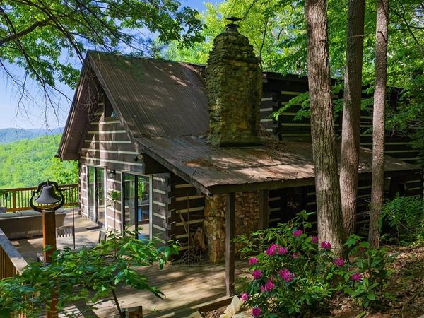 1049 Rockwater Road, Ellijay, GA 30536
