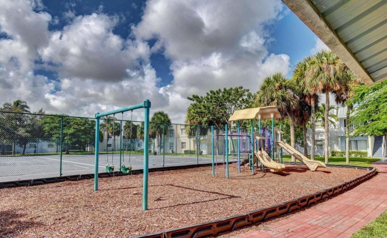 409 Executive Center Drive, Unit 209, West Palm Beach, FL 33401 Photo