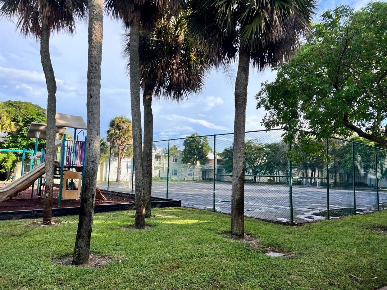 409 Executive Center Drive, Unit 209, West Palm Beach, FL 33401 Photo