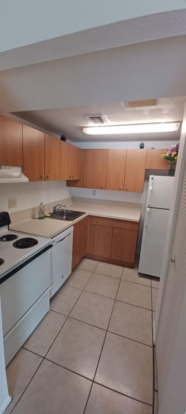 409 Executive Center Drive, Unit 209, West Palm Beach, FL 33401 Photo