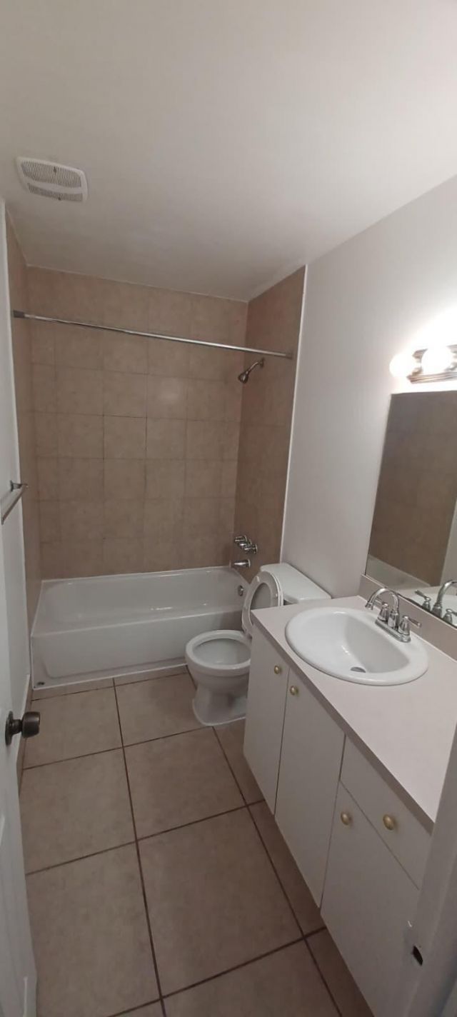409 Executive Center Drive, Unit 209, West Palm Beach, FL 33401 Photo