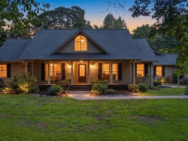 96 Oakridge Lane, Ellijay, GA 30536