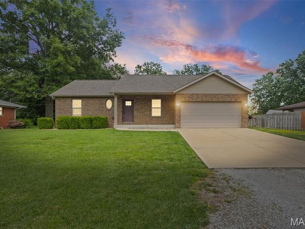 8 Dwight Street, Waterloo, IL 62298