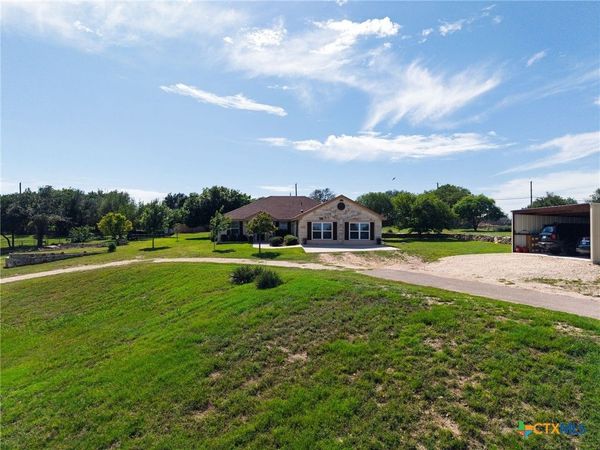 370 County Road 4126 , Lampasas, TX 76550